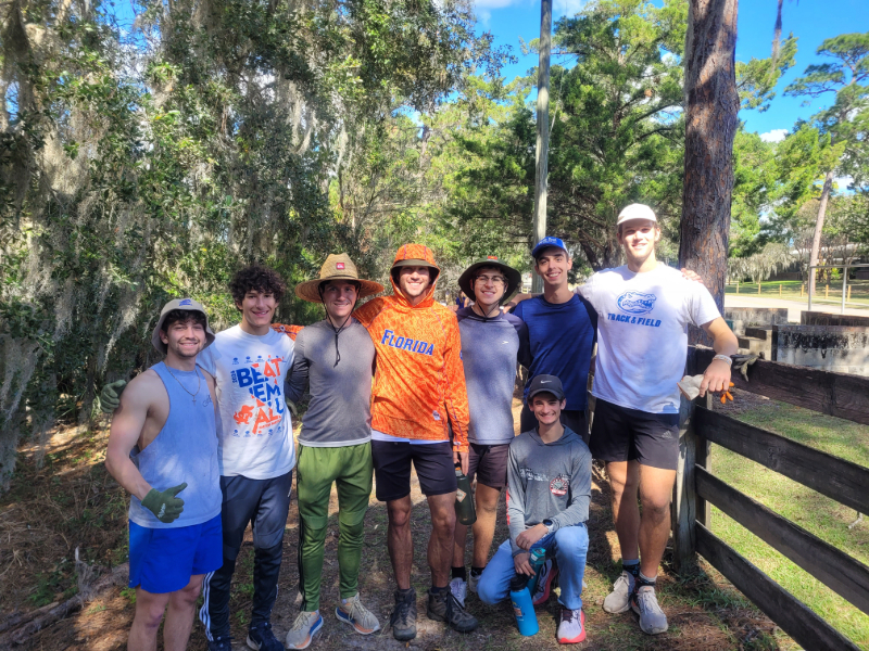 volunteers from the UF men's ultimate frisbee club